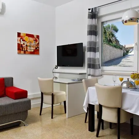 Apartment In Stobre Split